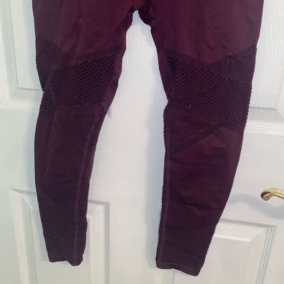 FABLETICS Plum leggings - Picture 3 of 6